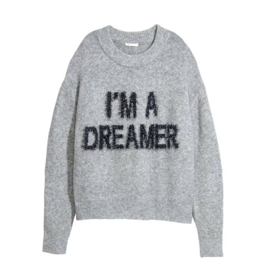 H&M GRAY "I'M A DREAMER" SWEATER SZ.XS EUC.